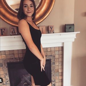 Bardot “Little Black dress”